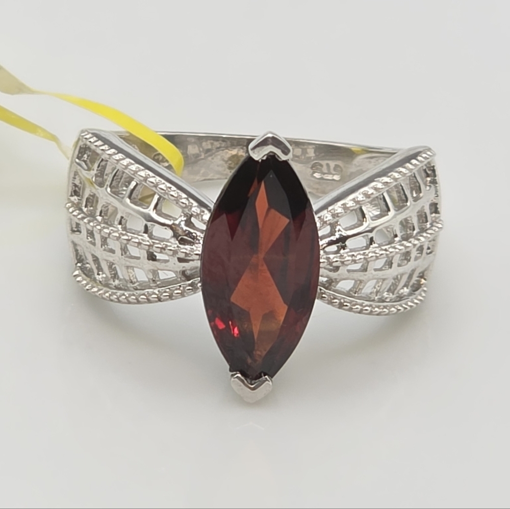 Host Pick NWOT Tantalizing Designer Signed Art Deco Pyrope Garnet Ring